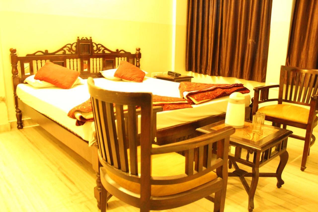 Hotel The Chit Chat Palace Джайпур Екстериор снимка