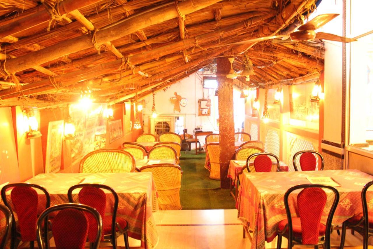 Hotel The Chit Chat Palace Джайпур Екстериор снимка