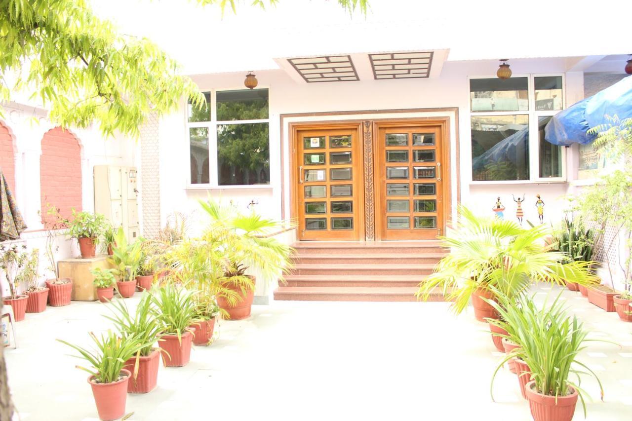 Hotel The Chit Chat Palace Джайпур Екстериор снимка