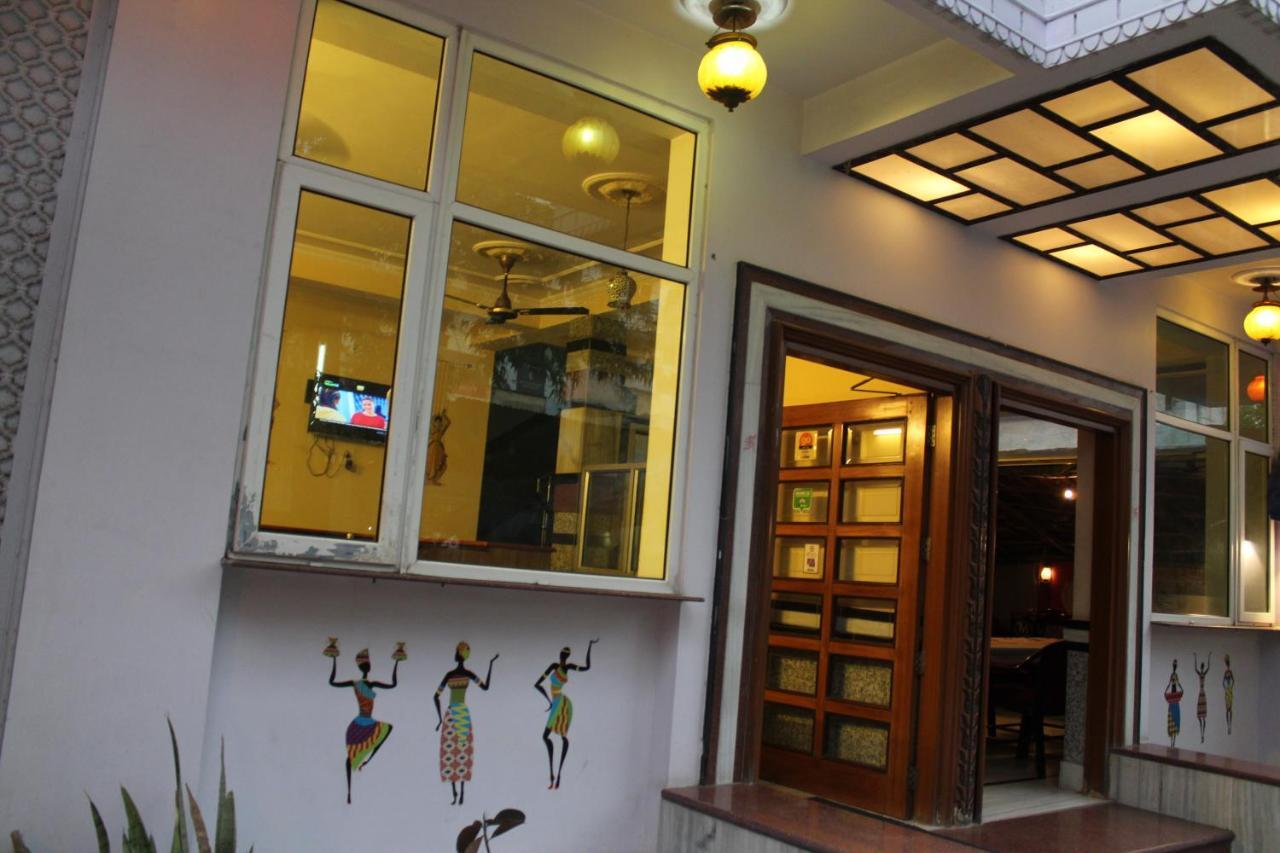 Hotel The Chit Chat Palace Джайпур Екстериор снимка