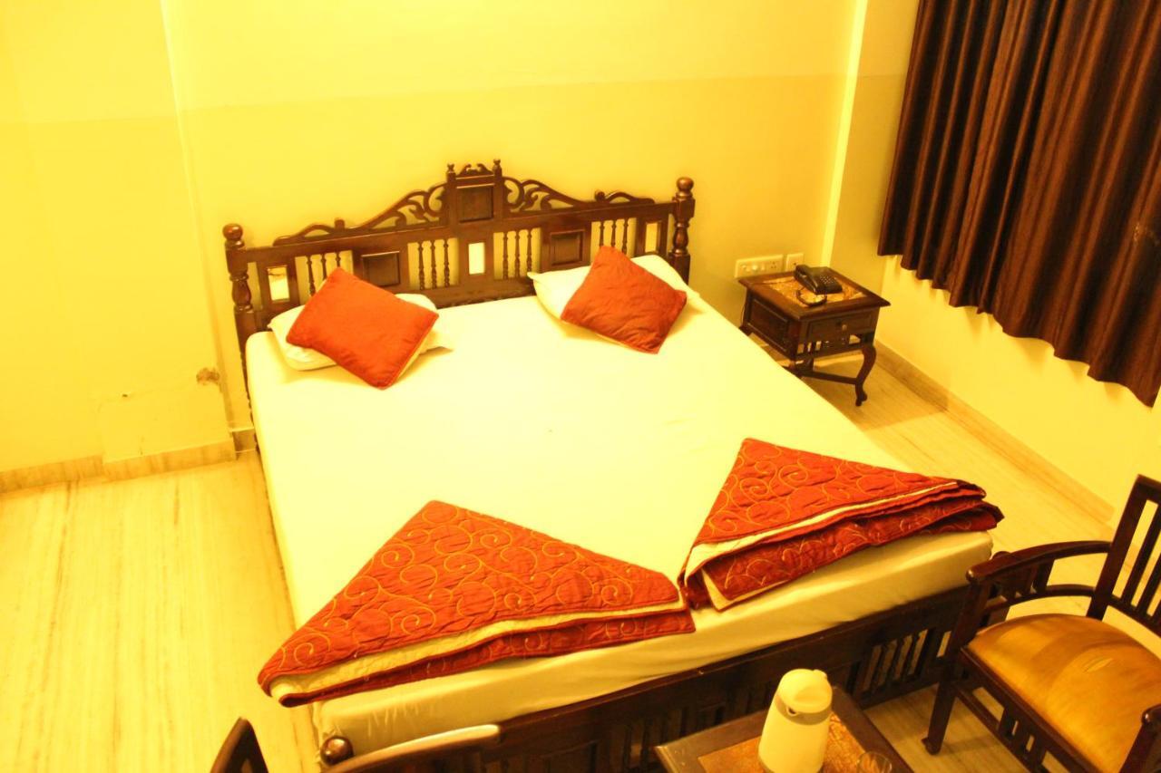 Hotel The Chit Chat Palace Джайпур Екстериор снимка