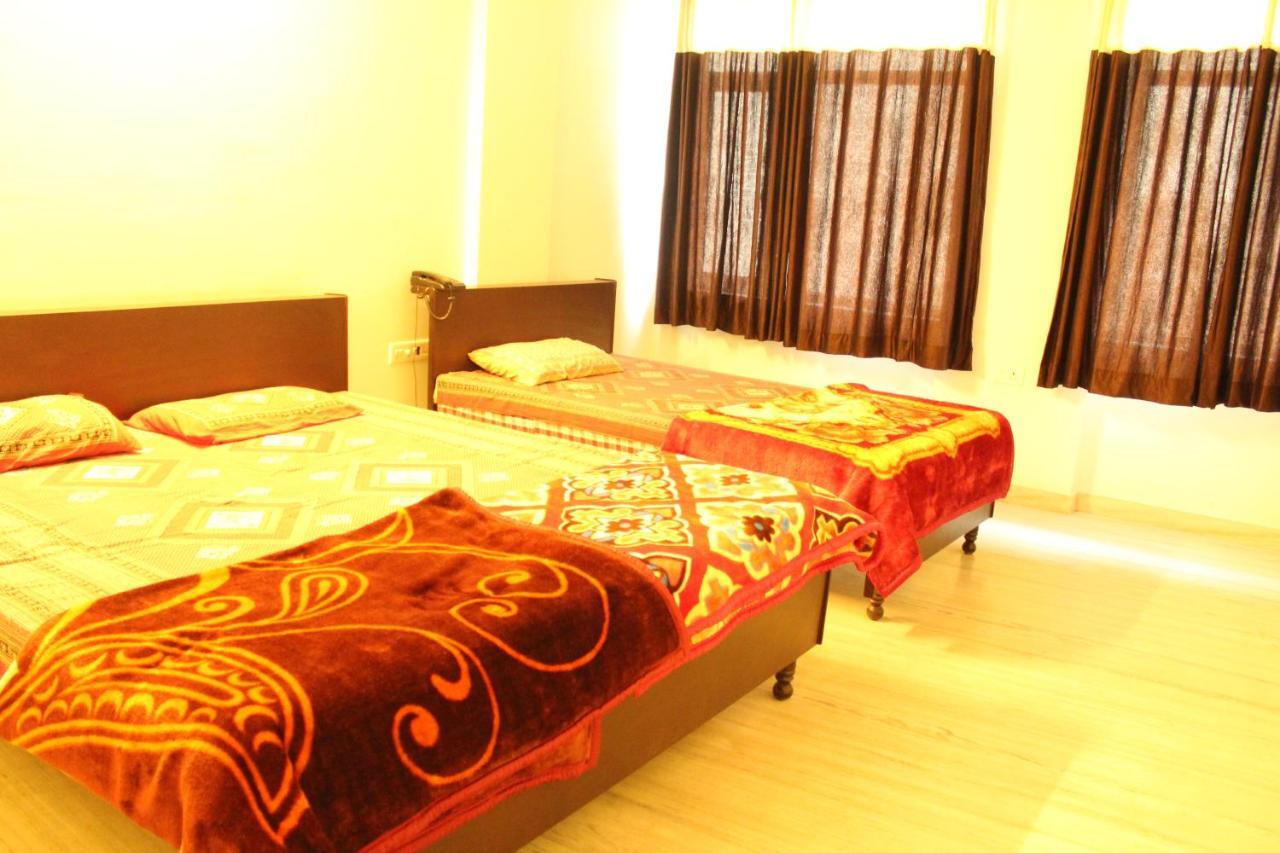 Hotel The Chit Chat Palace Джайпур Екстериор снимка