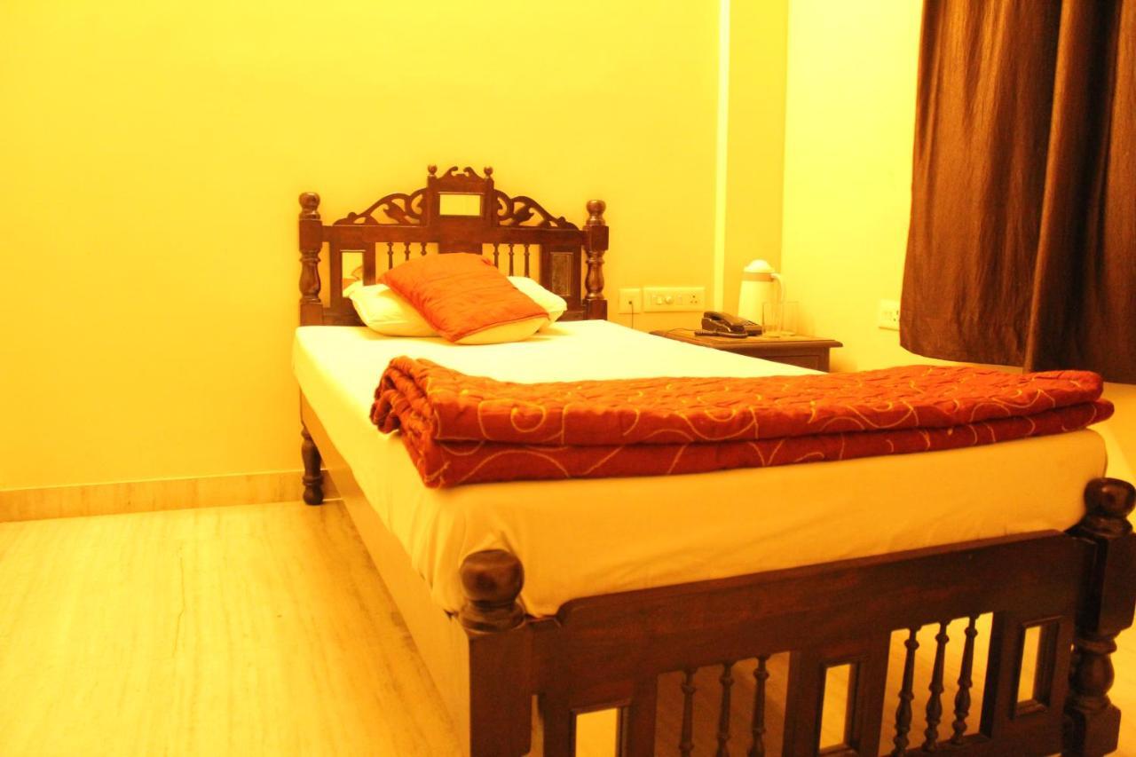 Hotel The Chit Chat Palace Джайпур Екстериор снимка
