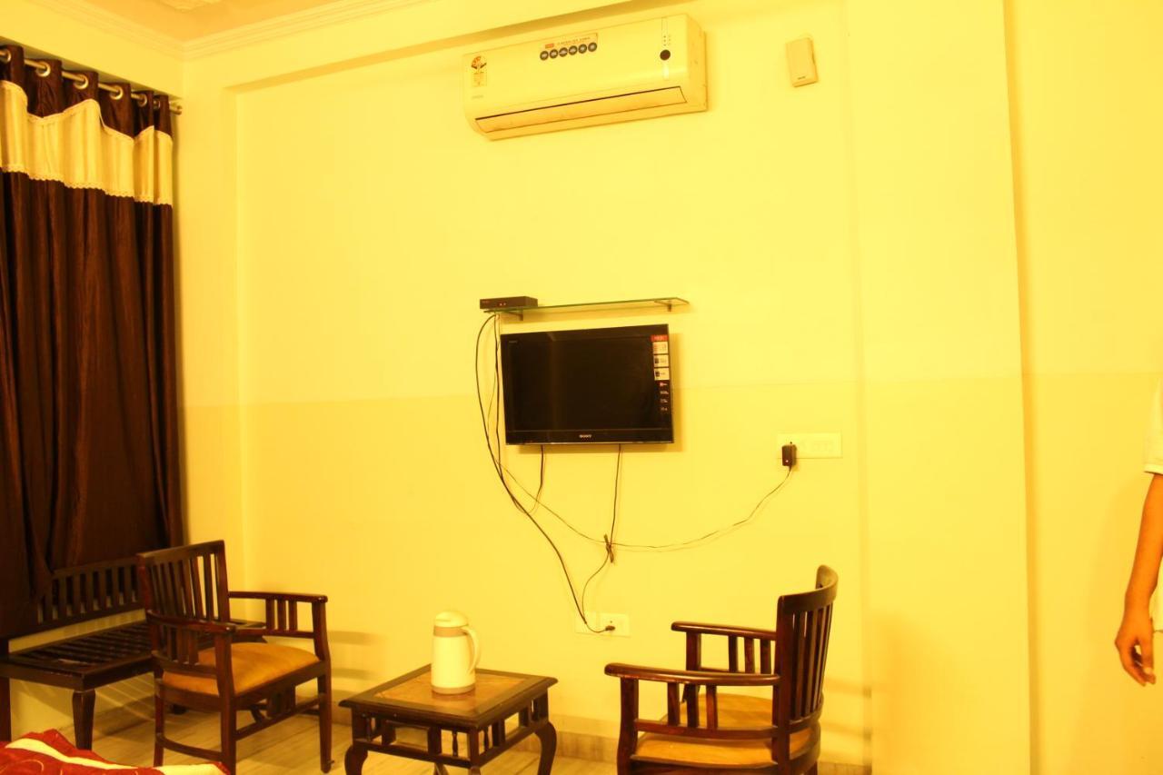Hotel The Chit Chat Palace Джайпур Екстериор снимка