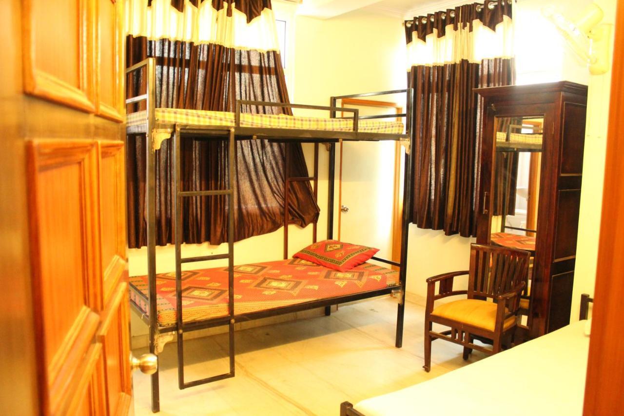 Hotel The Chit Chat Palace Джайпур Екстериор снимка