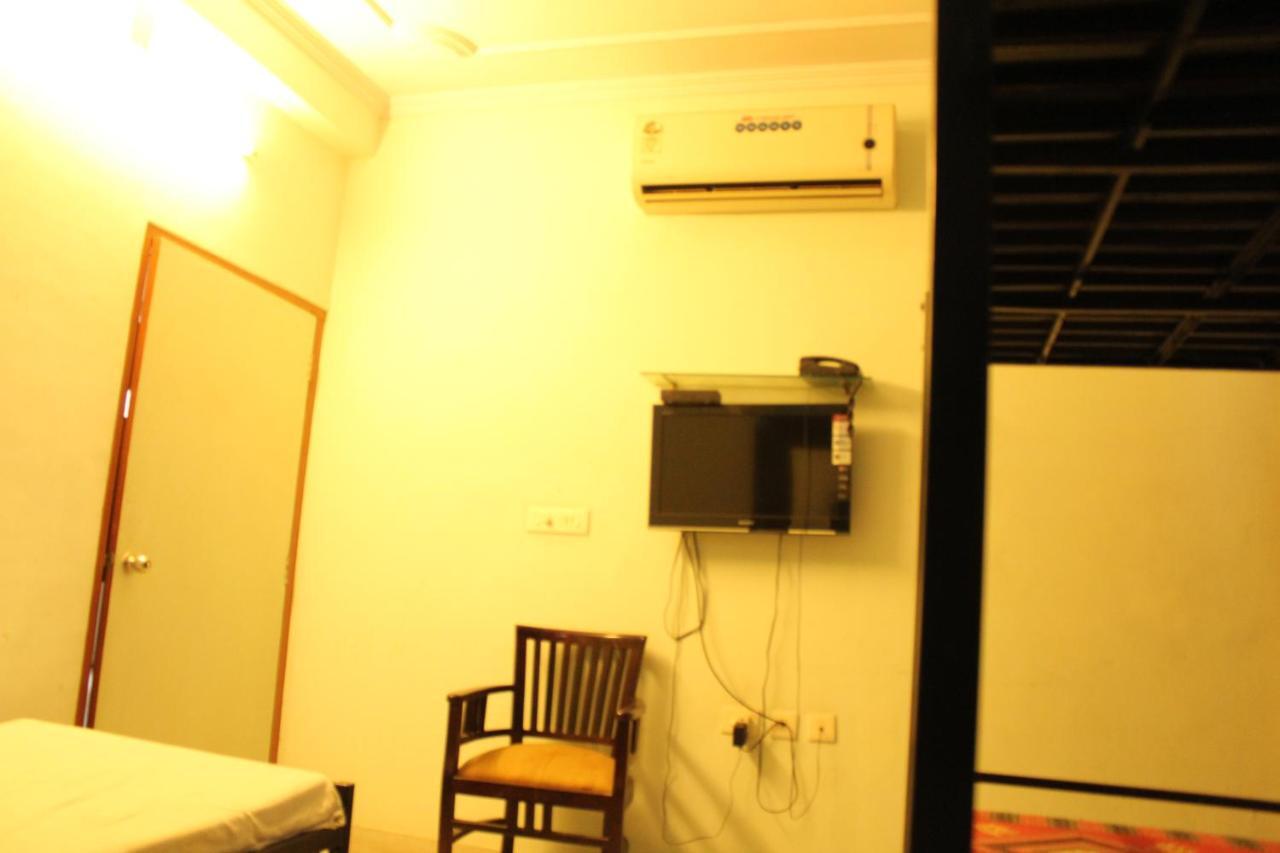 Hotel The Chit Chat Palace Джайпур Екстериор снимка