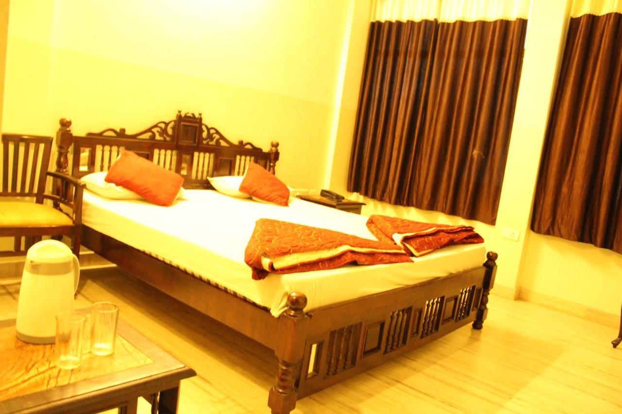 Hotel The Chit Chat Palace Джайпур Екстериор снимка