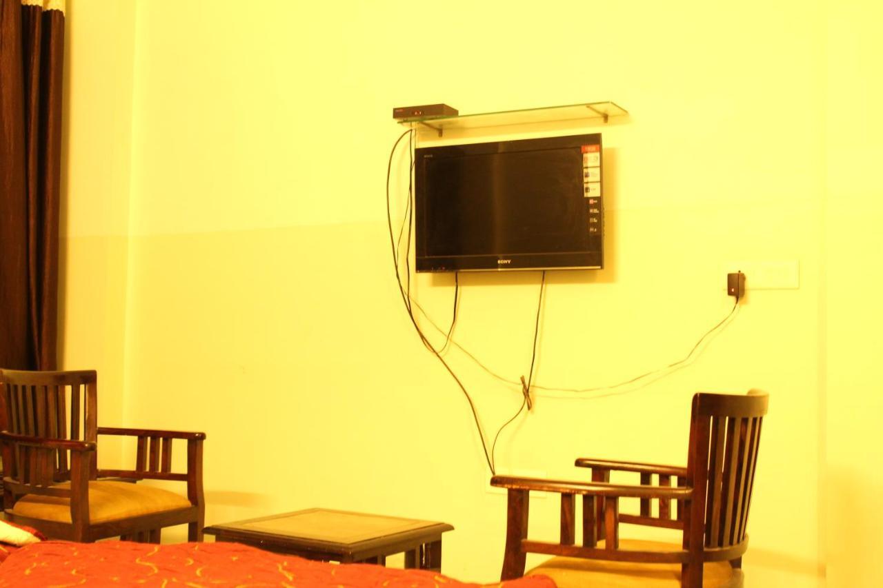 Hotel The Chit Chat Palace Джайпур Екстериор снимка