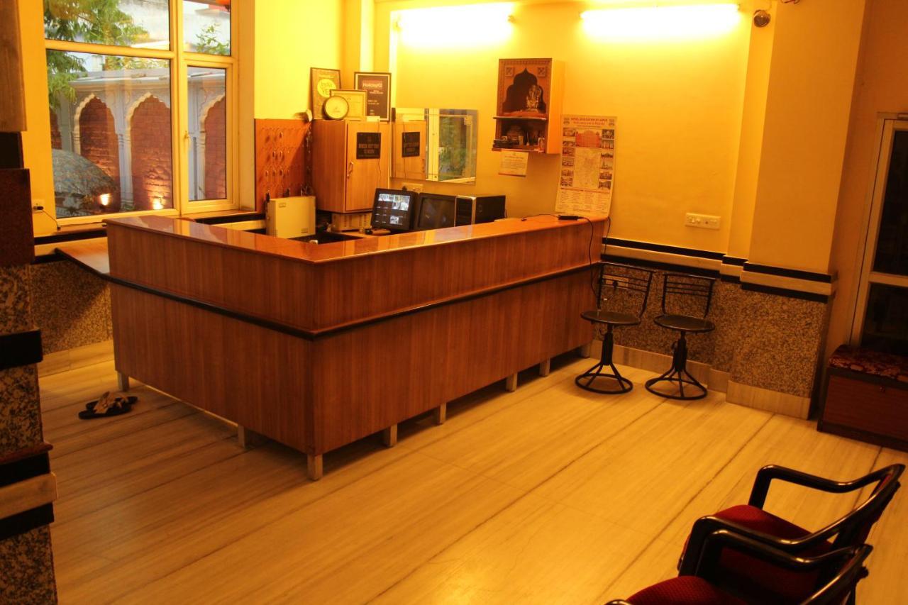 Hotel The Chit Chat Palace Джайпур Екстериор снимка